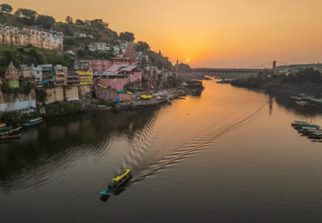 Divine Jyotirlinga Tour – Ujjain & Indore with Omkareshwar