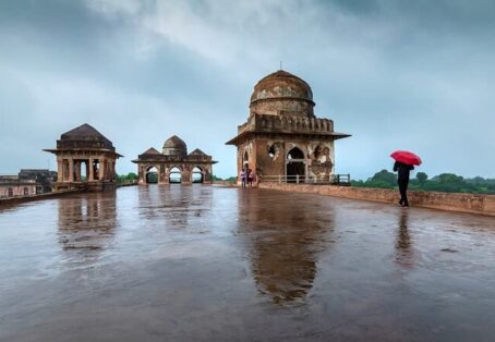 Divine Jyotirlinga Tour – Ujjain & Indore with Omkareshwar